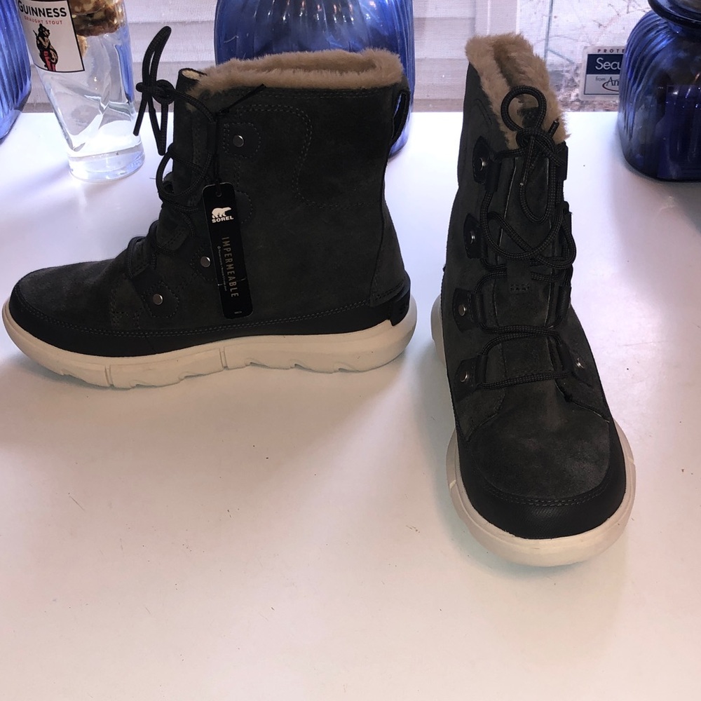 NWOB Sorel Ankle Boots size 8 Women’s Explorer Next Joan Boot Gray tan lining